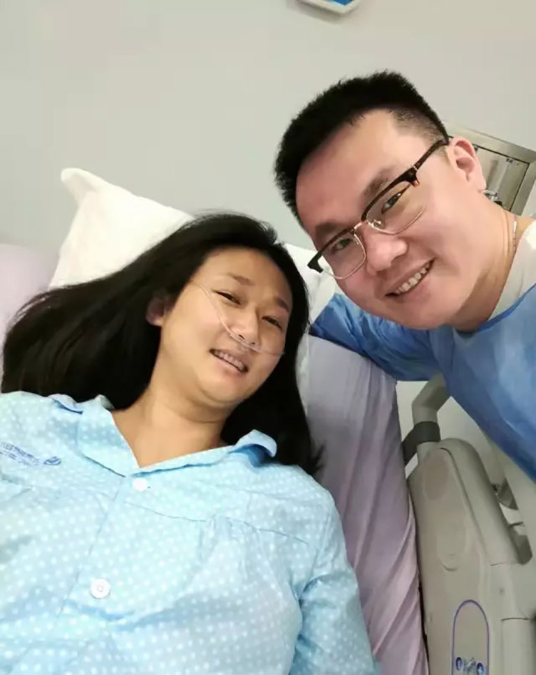Vợ chồng chị Tuyết trong lần thực hiện thủ thuật IVF