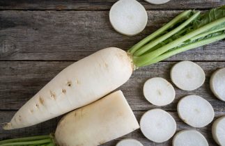 Giải đáp từ chuyên gia: Ăn củ cải trắng bị huyết trắng có đúng không?